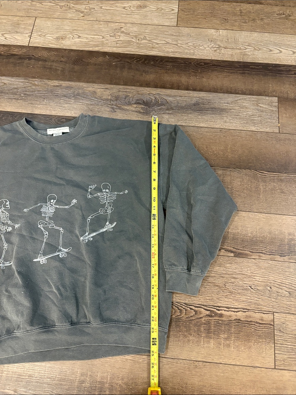 PROJECT SOCIAL T/URBAN OUTFITTERS Grey Skater Skeletons Sweatshirt Sz L/ XL - Picture 3 of 5